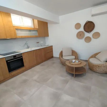 Fos * Nea Cryssi Akti